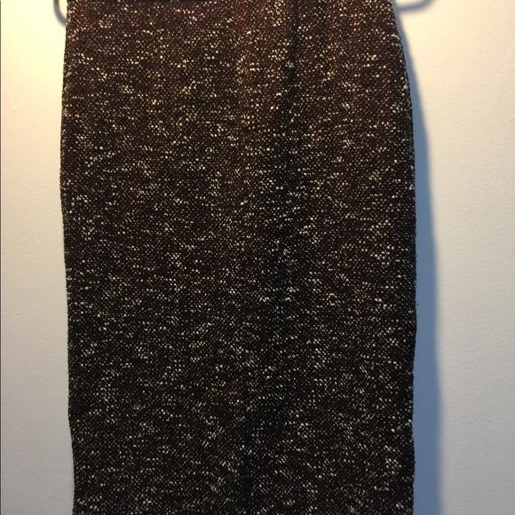 Two pieces - Picture 3 of 4